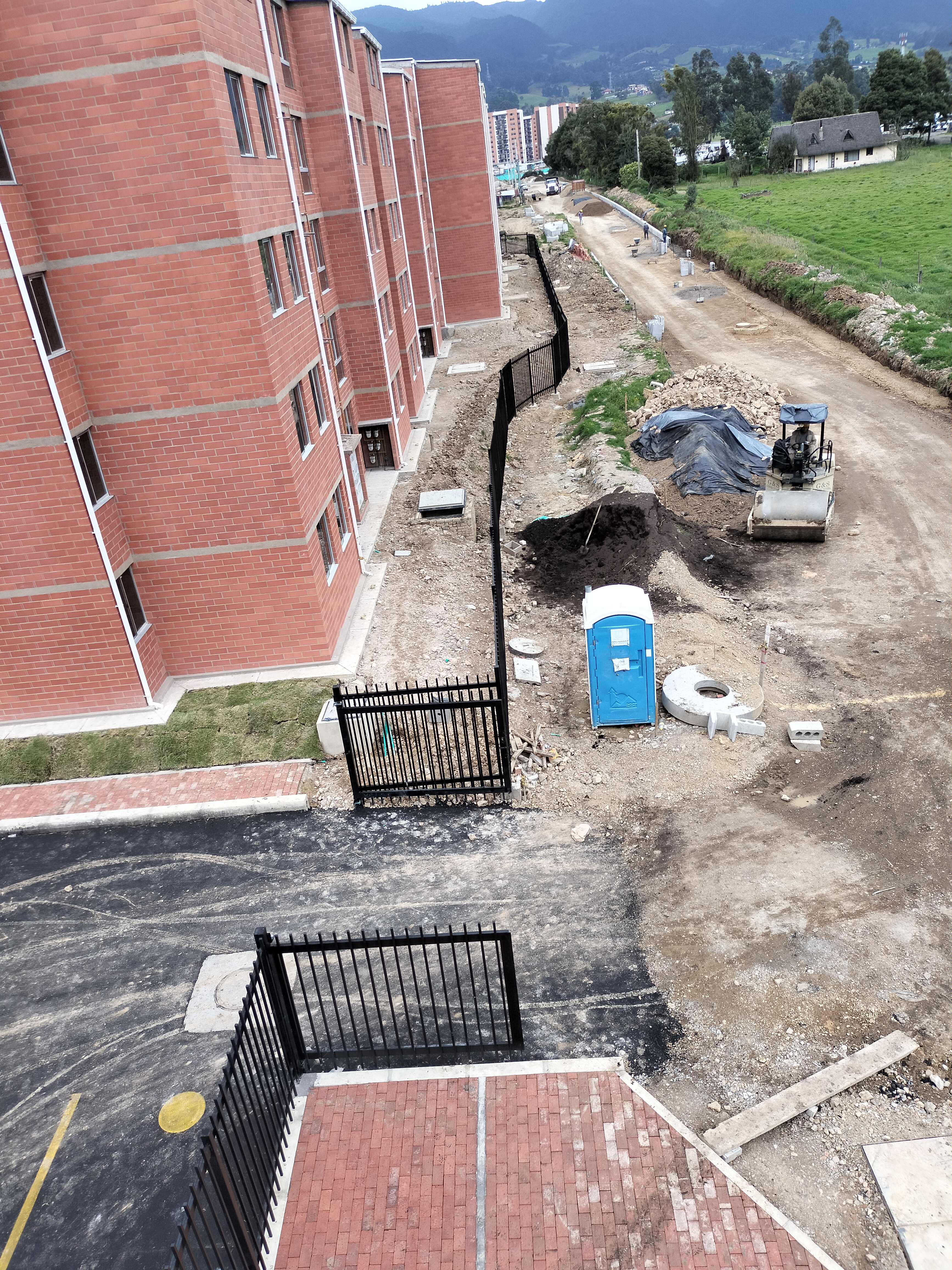 Cerramientos metálicos con seguridad y estética — proyecto 18