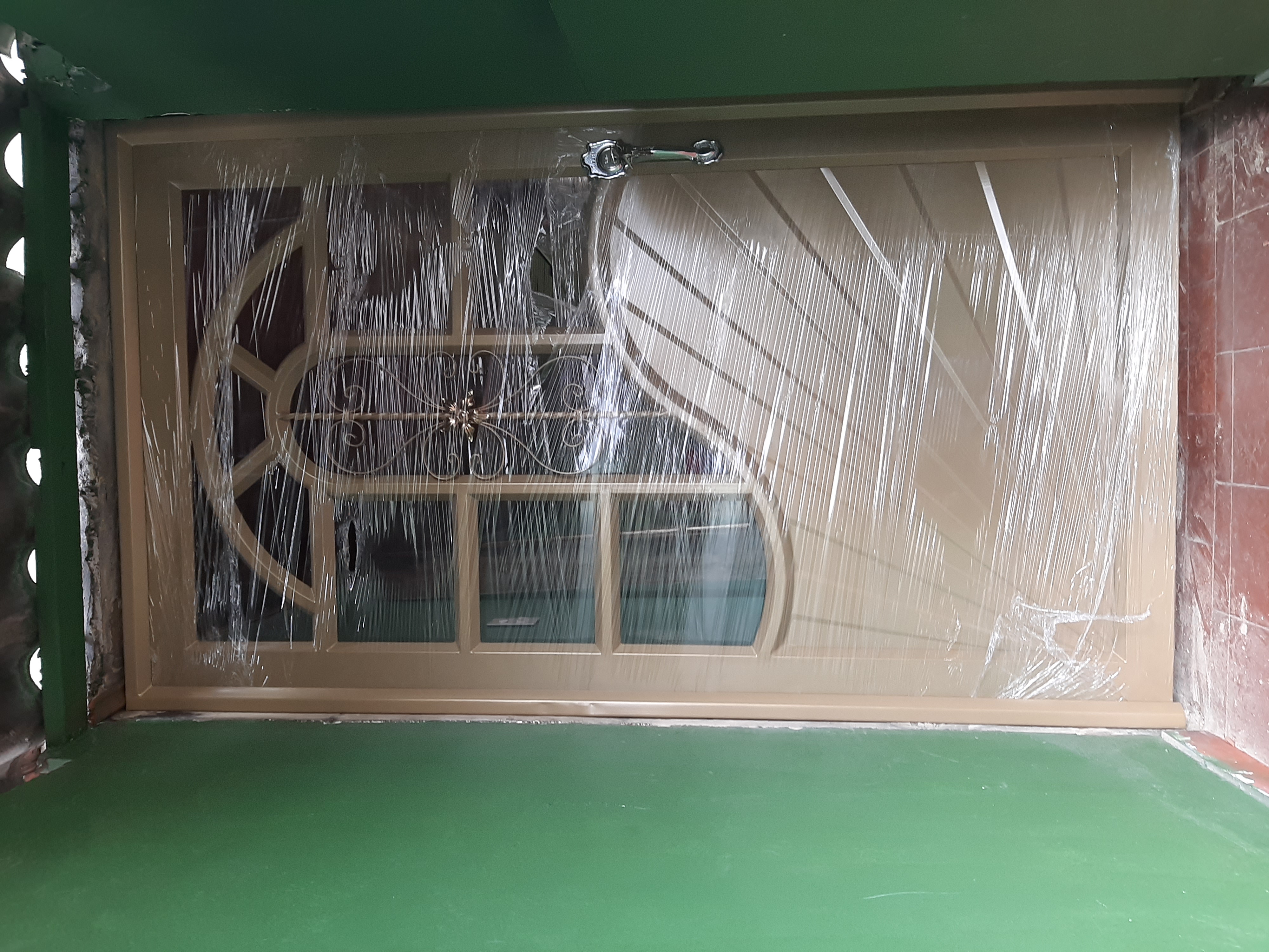 Puertas metálicas de alto desempeño — proyecto 17